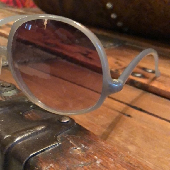 Renauld Retro Vintage Sunglasses - Picture 5 of 16